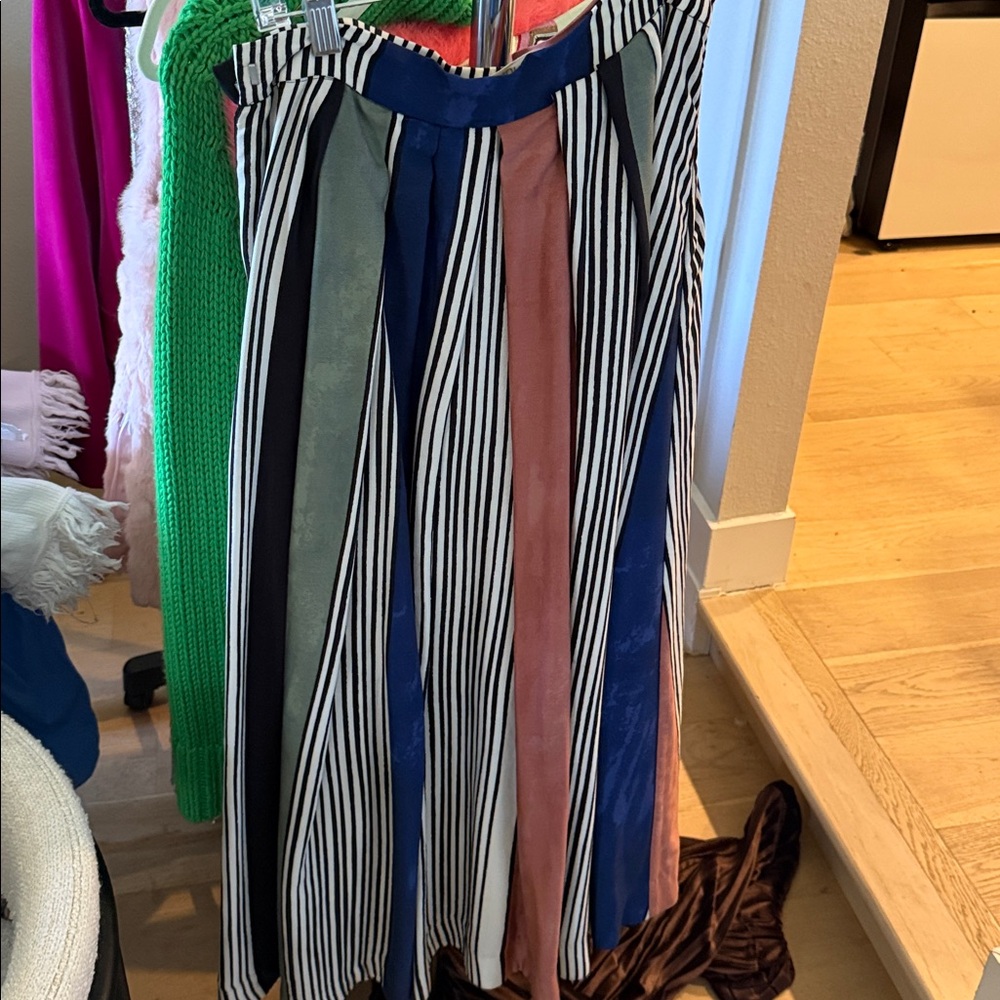 Striped Multicolor Sleeveless Dress - Picture 2 of 2
